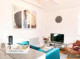 Whitstable Wishes, a Stylish Seaside Retreat, Whitstable with Parking Space, apartment in Whitstable