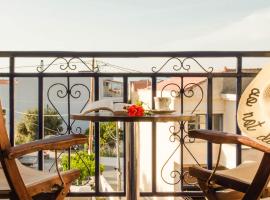 STUDIOS ATHENA, hotel pantai di Megalochori