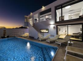 Villa Atlantico - Planta Baja, hotell med pool i Arrecife