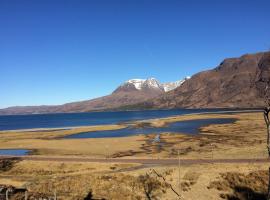 Ferroch the place with an amazing view!, khách sạn ở Torridon