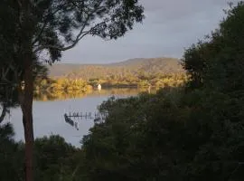 Blue Gum Cottage on Bay
