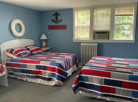 Chateau Country Inn and Captain's Cottage, holiday rental in Clayton