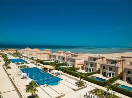 Selena Bay Resort - Luxury 2 Bed Apt with Private Beach – hotel w pobliżu miejsca Szkoła kitesurfingu Sultan Kite School w mieście Hurghada