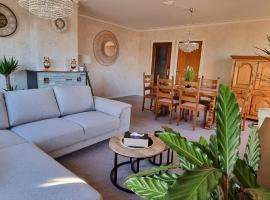 SUPERB FLAT WITH 3 BEDROOMS PARKING AND BALCONy