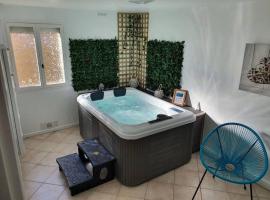 Maison avec Jacuzzi privatif et terrasse N’1, vakantiewoning in Équihen-Plage