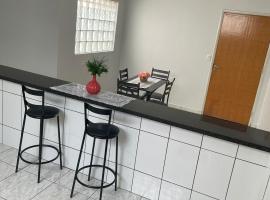 Apartamento amplo, confortável e equipado - Apt 101, casă de vacanță din Anápolis