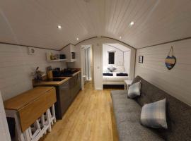 Loch Shiel Luxury Pod، مكان عطلات للإيجار في أكاريكيل