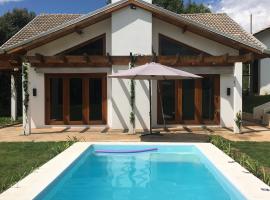 Casa de campo com piscina, hotel near Cerrado Park, Jaguariaíva