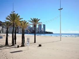 Cozy apartment just 8 min walk from the beach!