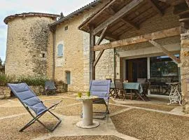 Gîte avec Piscine Chauffée, Jacuzzi et Jardin Privé - FR-1-653-156