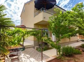 Apartments Svalina