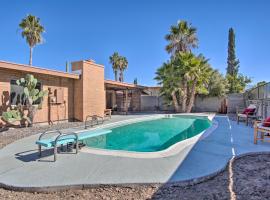 Eastside Home with Pool Near Hiking!, hotel di Tucson