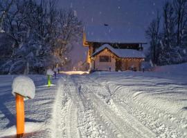 Baita dei Colori, hotel cerca de Teleférico Monte Lussari, Camporosso in Valcanale