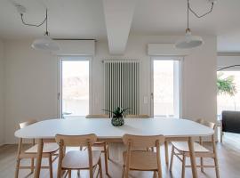 La Palma 2 by Quokka 360 - spacious flat with lake view, hotel in Montagnola