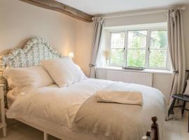 Charming Country Cottage Near Nailsworth, hotel s parkovaním v destinácii Box