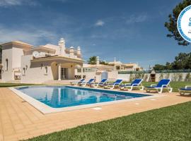 빌라모우라에 위치한 호텔 Beautiful 8-Bed Golf Villa in Vilamoura Algarve