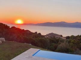 CORSE HOLISTIKA - Rez-de-jardin avec vue mer exceptionnelle et piscine magnifique, hotel spa a Pietrosella