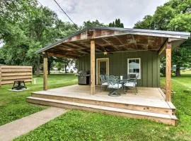 Lake Pepin Cottage w/ Patio - Walk to the Marina!