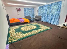 MAK Homstay Room, דירת שירות בKampong Kundassan