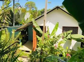 Casita Tangara con balcón y agua caliente