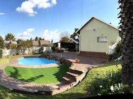 The Valley, tranquil 3 bedroom home with pool, hotel in Midrand