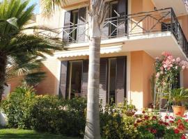 Appartamento in Villa a circa 100 metri dal mare, holiday rental in Fontane Bianche