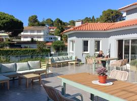 Luna House, hotel cerca de Estación de tren de Cascais, Cascais