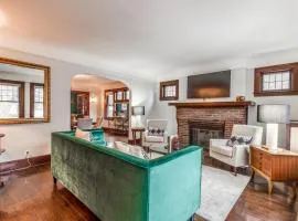 NEWHOST-Victorian Pintrest Style 15min to Downtown