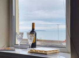 Seaview cottage North Wales, beach rental in Penmaen-mawr