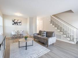 Stunning SouthPark/Cotswold Home, nhà nghỉ dưỡng ở Charlotte