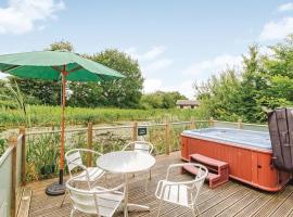 Oakwood Lodges, hotel with parking in Skipwith