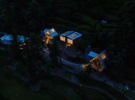 The Minimal Stargazing Cottages Jibhi, hotel v destinaci Jibhi