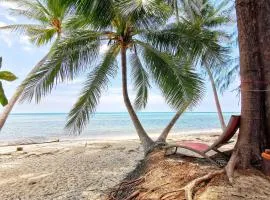 BEACH BUNGALOW - OUTDOOR net on the beach - Working Desk