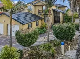 12 mins to Mel Airport-Good Wood House