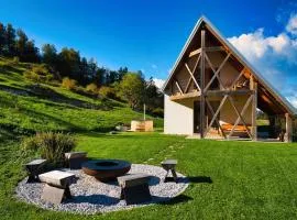 House On The Hill (Hiška Na Griču)
