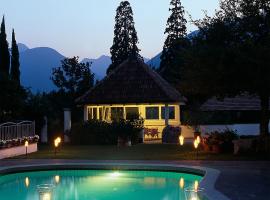 Pension Riedingerhof, guest house in Merano