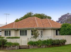 Cute & Cuddly - Somerset Cottage, feriehus i Toowoomba