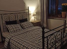 Apartament Stara Tkalnia, cheap hotel in Jedlina-Zdrój