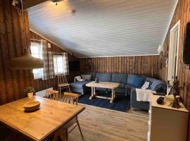 Koselig hytte med uteplas ved Hallingdalselva, cottage ở Al