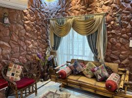 Colonel's Abode, hotel amb banyeres d'hidromassatge a Agra