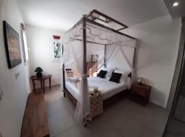 VILLA RASOA chambre NOSY BE, bed and breakfast v destinaci Cap d'Agde