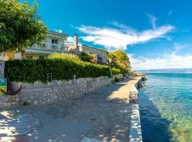 Apartments Dinka Vantačići