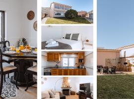 Puerto Raval - 5 Bedrooms - BBQ & Garden, casa o chalet en Santa Cruz