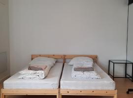 Private Room in a shared apartment, hotel in Odense