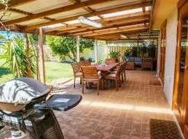 Sunbaker Pet Friendly Awards Finalist 4 Mins Walk to Culburra Beach