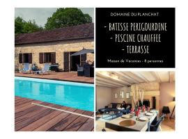 Maison de vacances avec piscine, parkimisega hotell sihtkohas Montignac