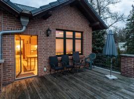 Villa Landidyll mit separatem Wellness-Bereich, holiday rental in Joachimsthal