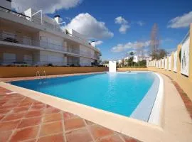 Terra Estreita 2BDR w Pool & Balcony