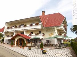 Landhotel Haringerhof mit Saunawelt und Naturbadeteich: Grafenhausen şehrinde bir otel