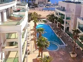 Milana's Deluxe with big patio and pool